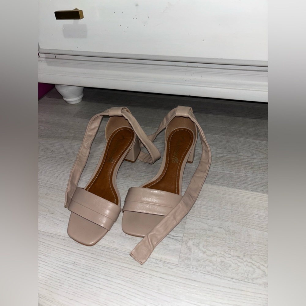 L’INTERVALLE Heels